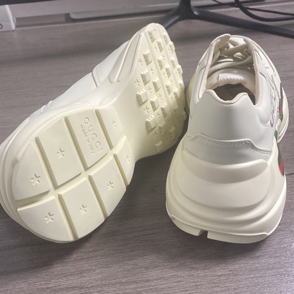 Gucci Women's White Sneakers - Picture 4 of 5